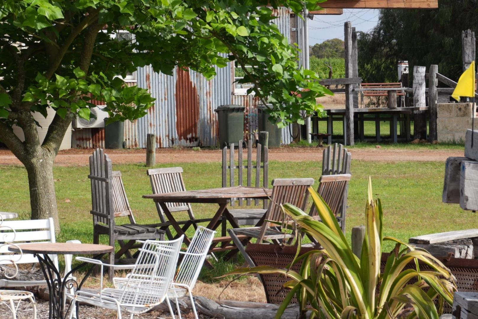 Silversprings Spa Retreat Pet Friendly Cottages And Glampings Metricup エクステリア 写真