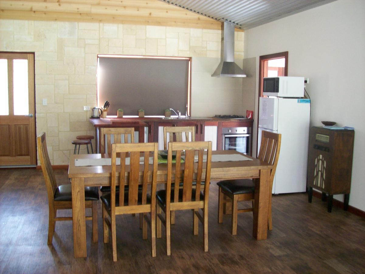 Silversprings Spa Retreat Pet Friendly Cottages And Glampings Metricup エクステリア 写真