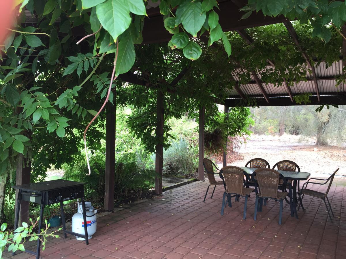 Silversprings Spa Retreat Pet Friendly Cottages And Glampings Metricup エクステリア 写真